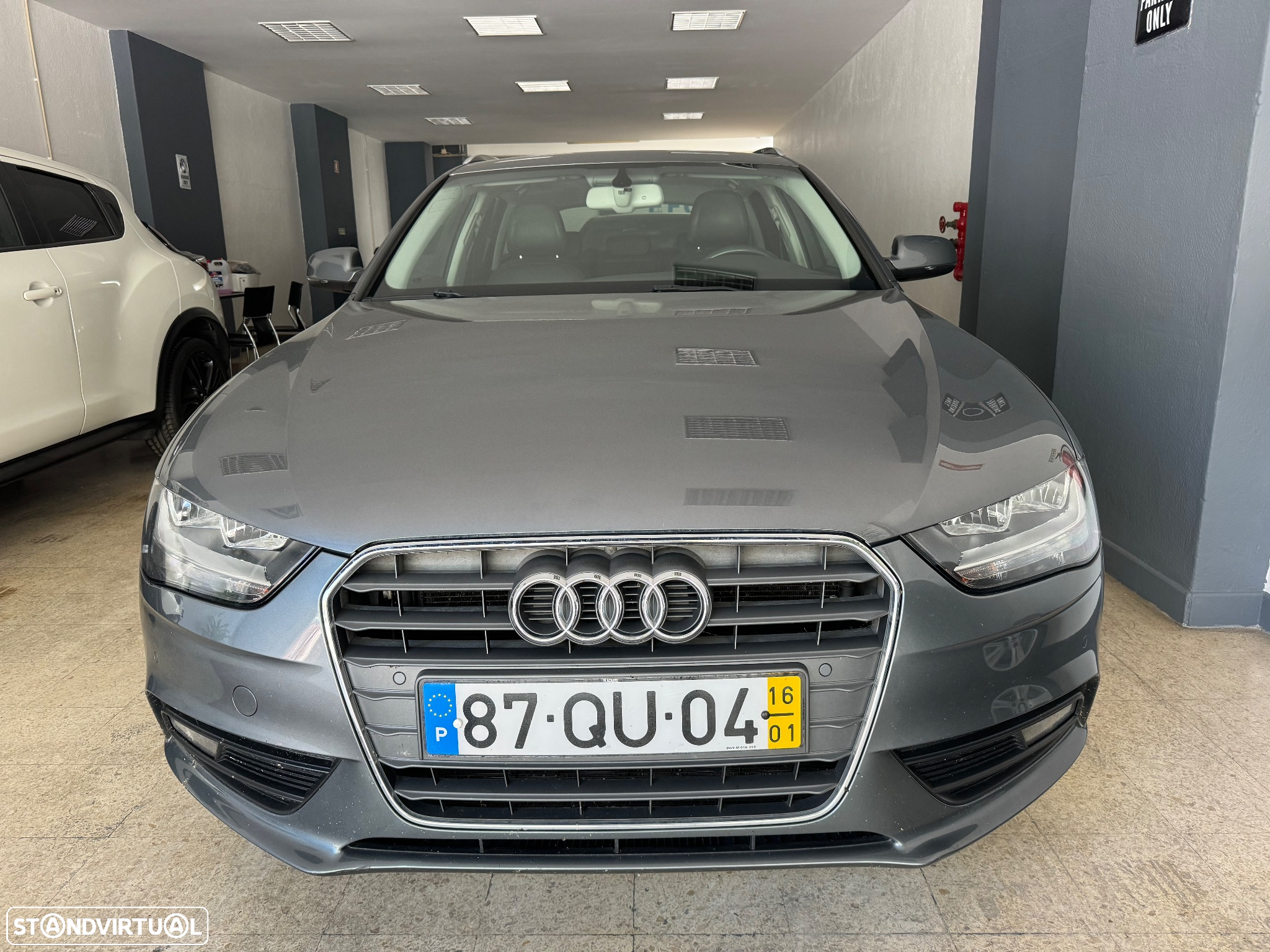 Audi A4 Avant 2.0 TDI Business Line Sport - 3