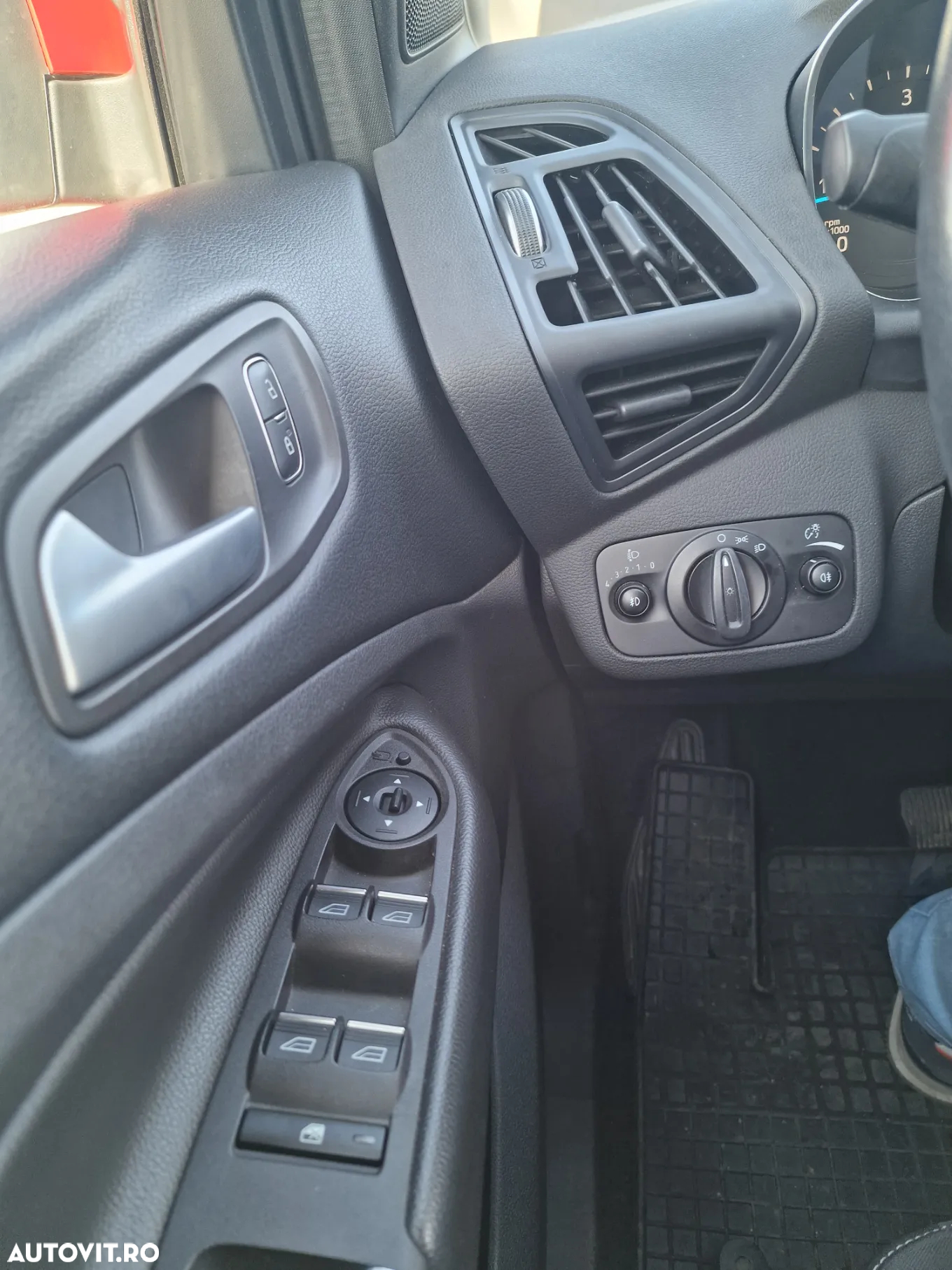 Ford Kuga 2.0 TDCi 4WD Powershift Titanium - 19