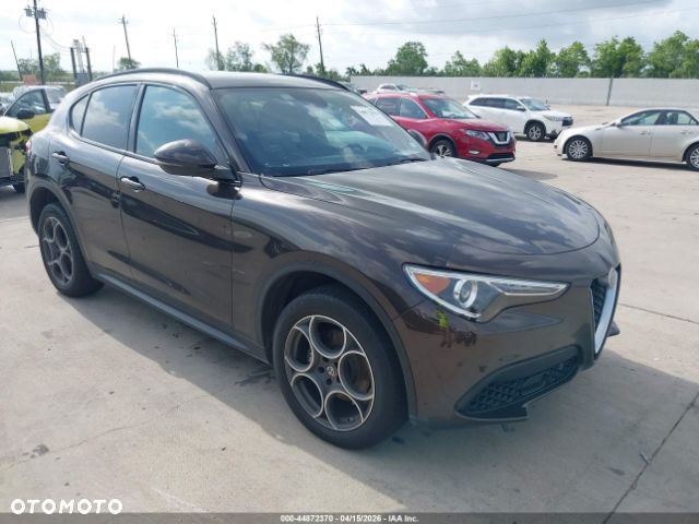 Alfa Romeo Stelvio 2.0 Turbo 16V AT8-Q4 Veloce Ti - 2