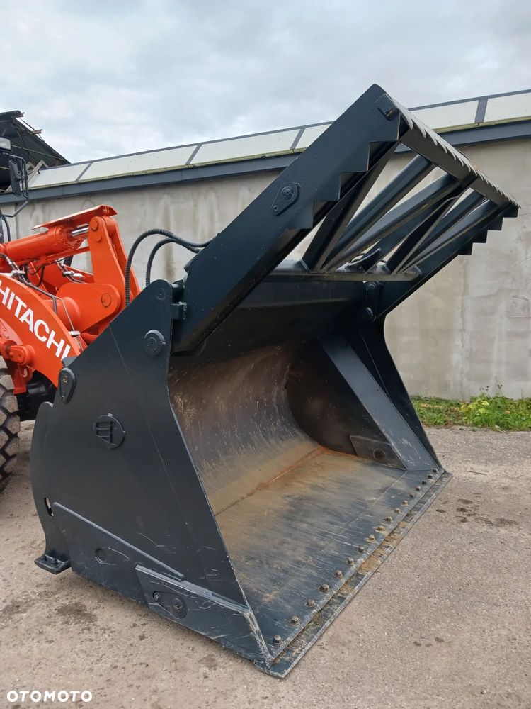 Hitachi ZW 150 - 17