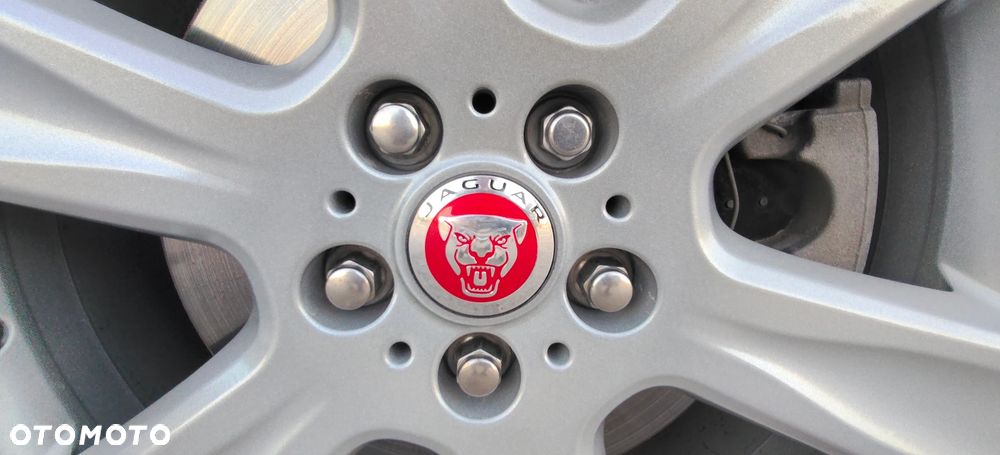 Jaguar XE 2.0 T Prestige - 14