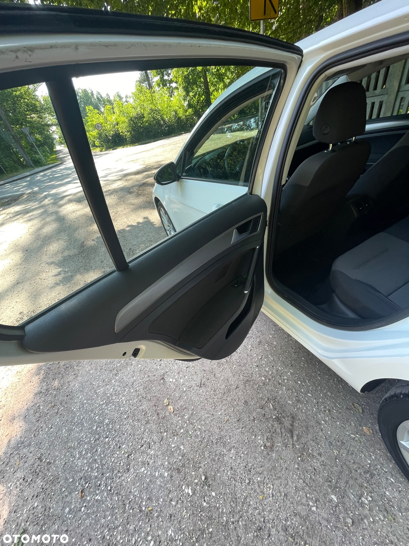 Volkswagen Golf 1.6 TDI BlueMotion Technology Comfortline - 35