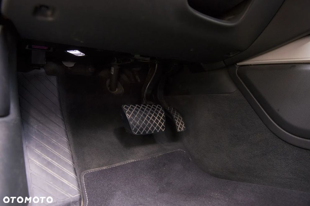 Audi A6 Avant 2.0 TDI Quattro S tronic - 23
