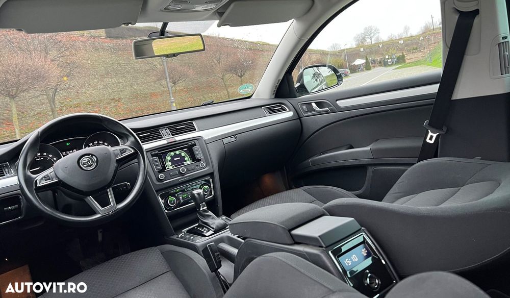 Skoda Superb 2.0 TDI DSG Comfort - 11