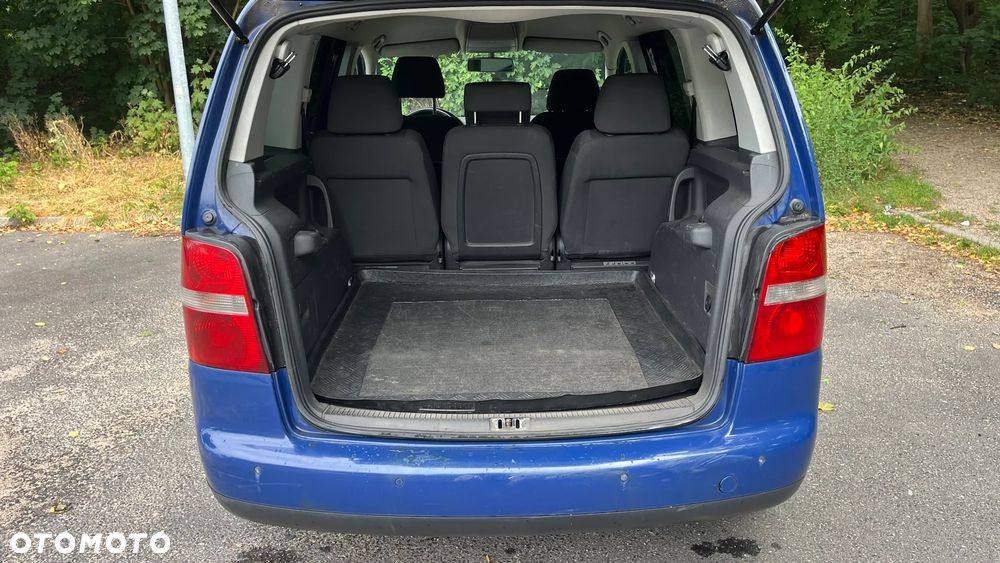 Volkswagen Touran 2.0 TDI Highline - 5