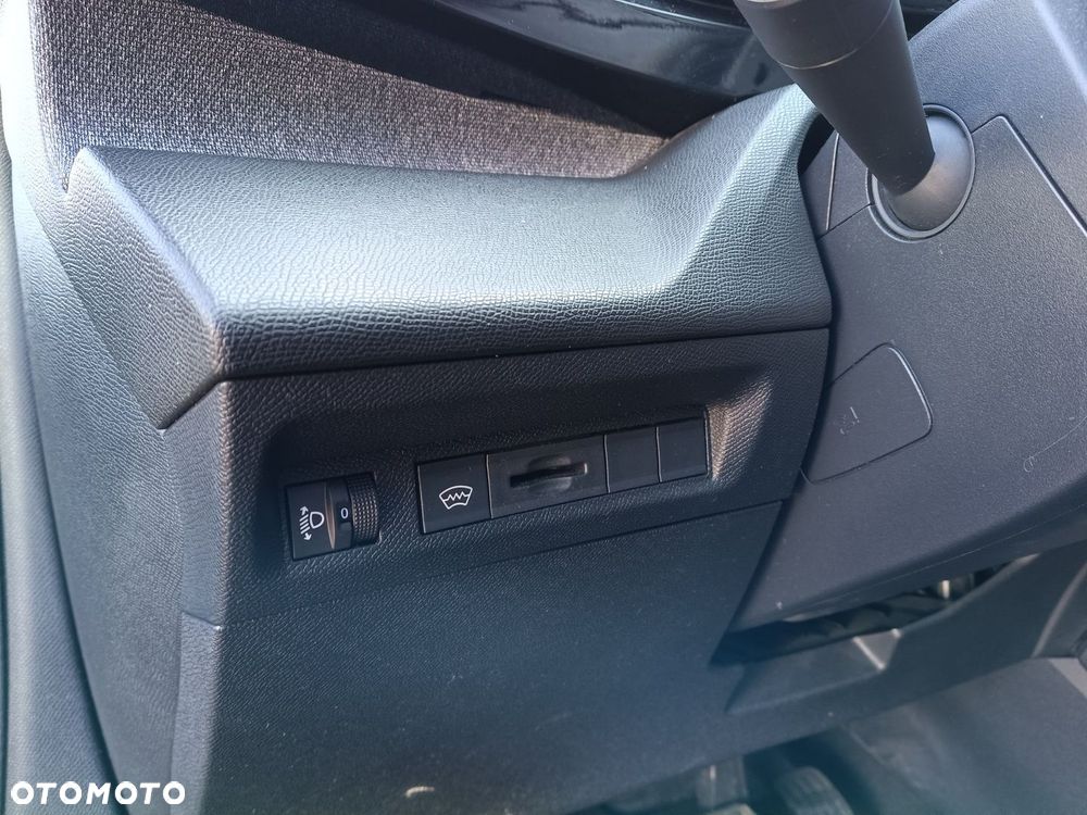 Peugeot 408 1.2 PureTech Allure S&S EAT8 - 9