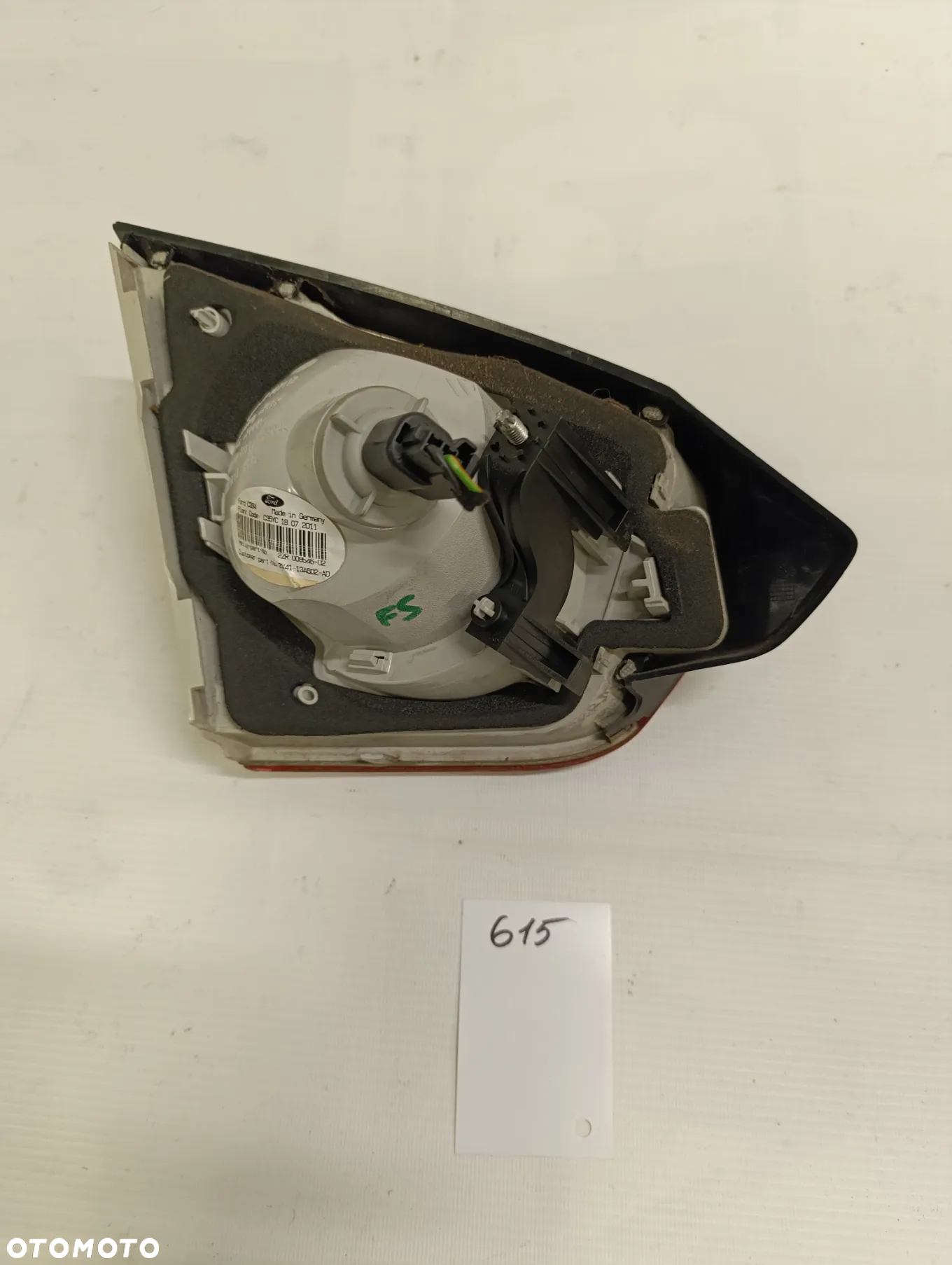 KUGA MK1 LAMPA LEWY TYŁ TYLNA W KLAPĘ - 4