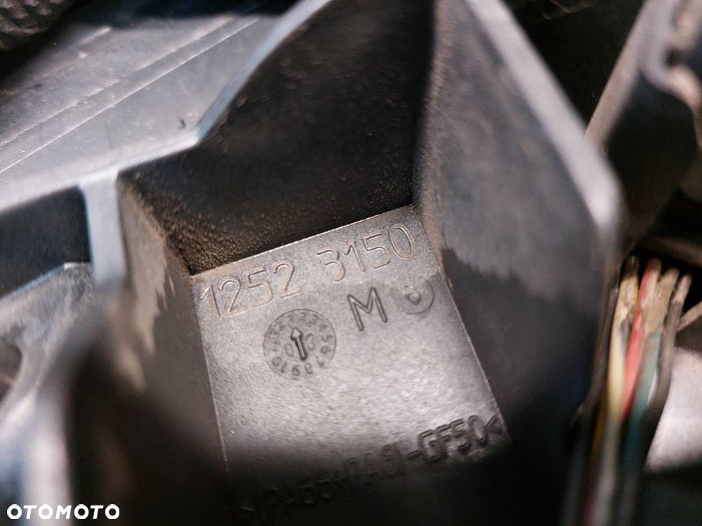 LUSTERKO PRAWE ELEKTRYCZNE RENAULT MEGANE III TEB66 8 PIN 12523150 - 9