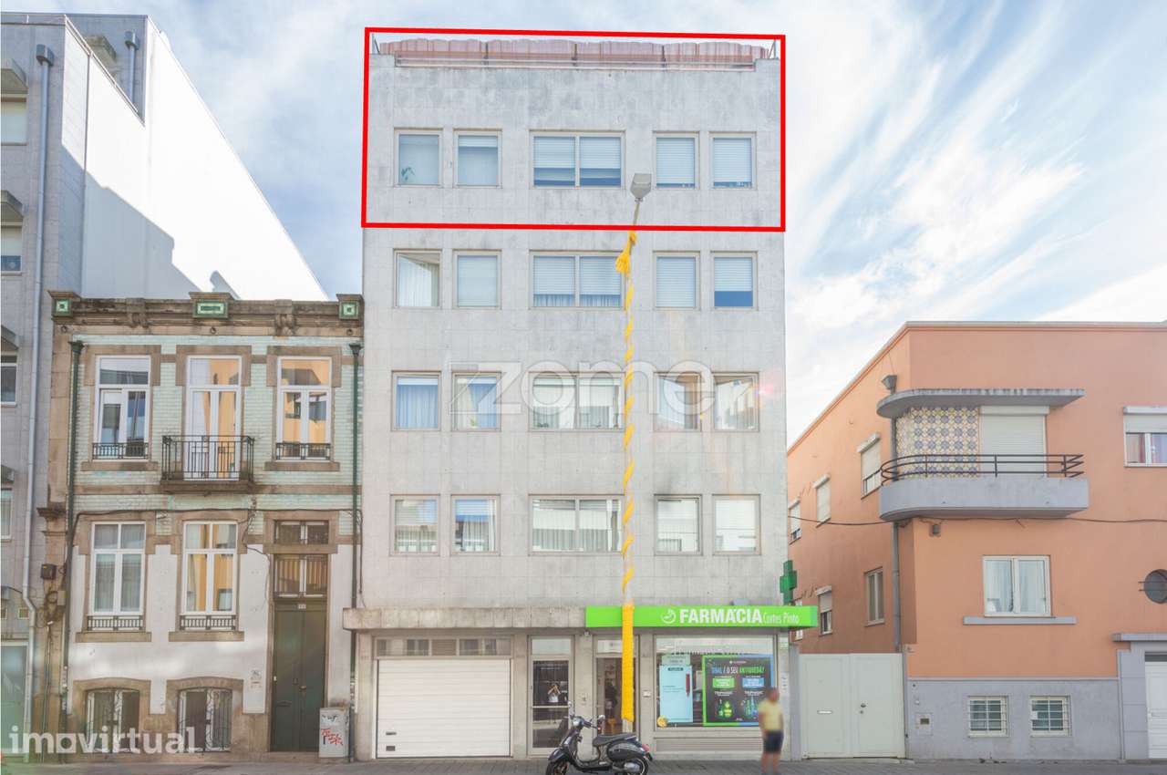 Apartamento T5 Duplex com Terraço e Garagem ao Marquês, Porto - Grande imagem: 2/54