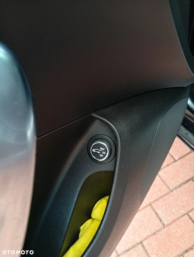 Opel Insignia - 18