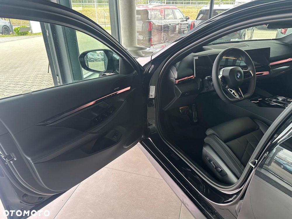 BMW Seria 5 530e xDrive PHEV M Sport - 15