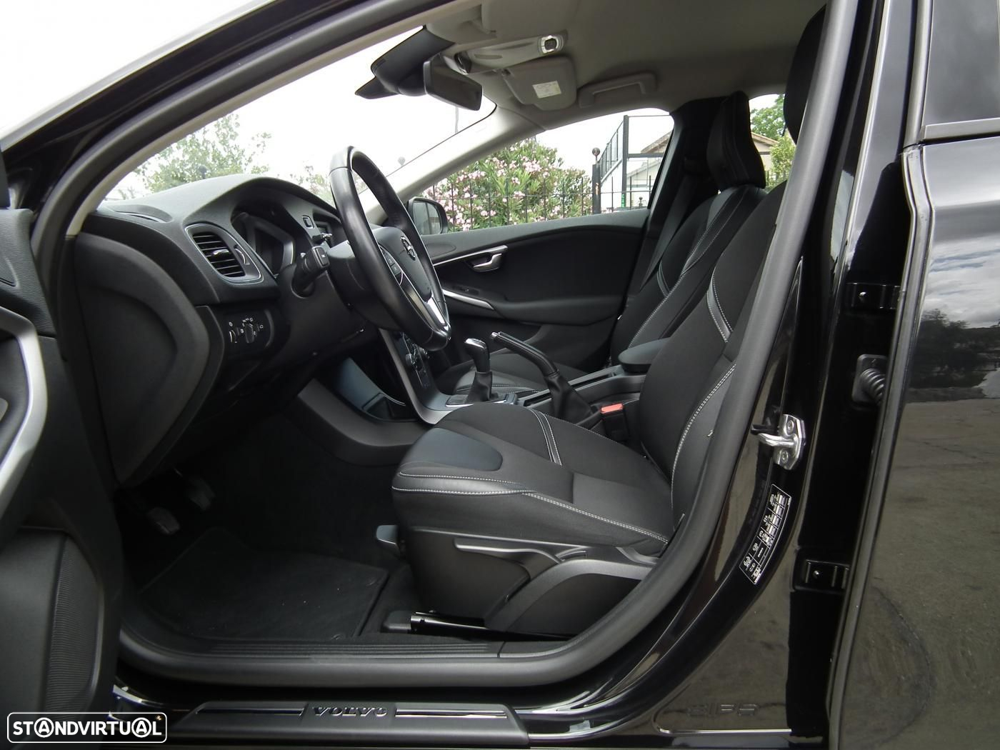 Volvo V40 2.0 D3 Momentum - 13