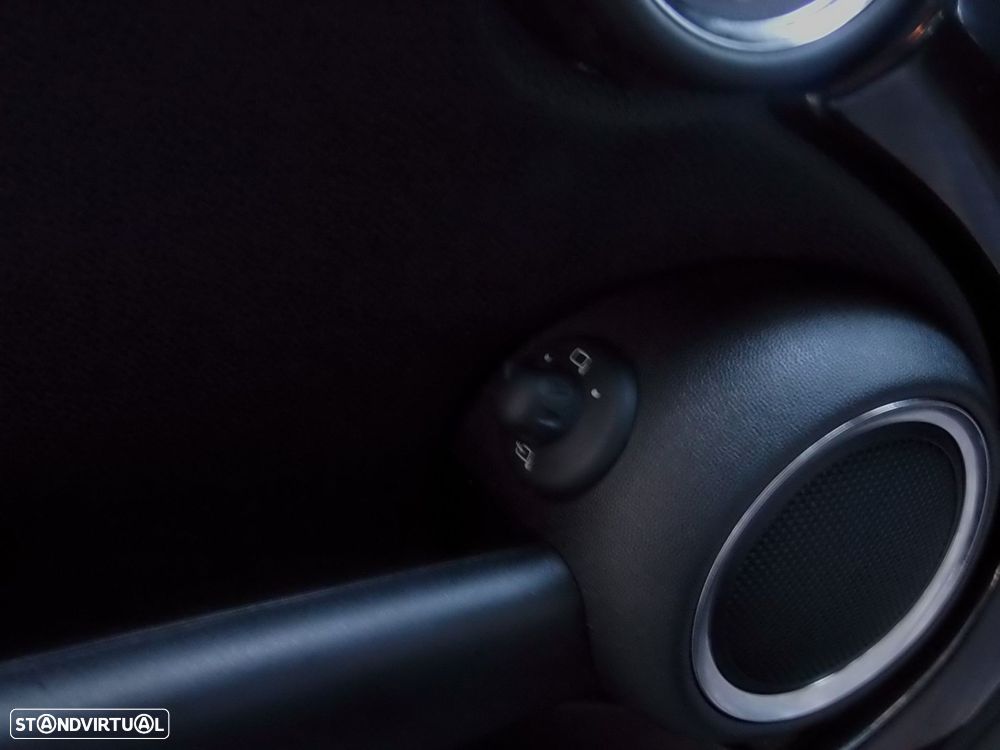 MINI 3 Portas Cooper D - 15