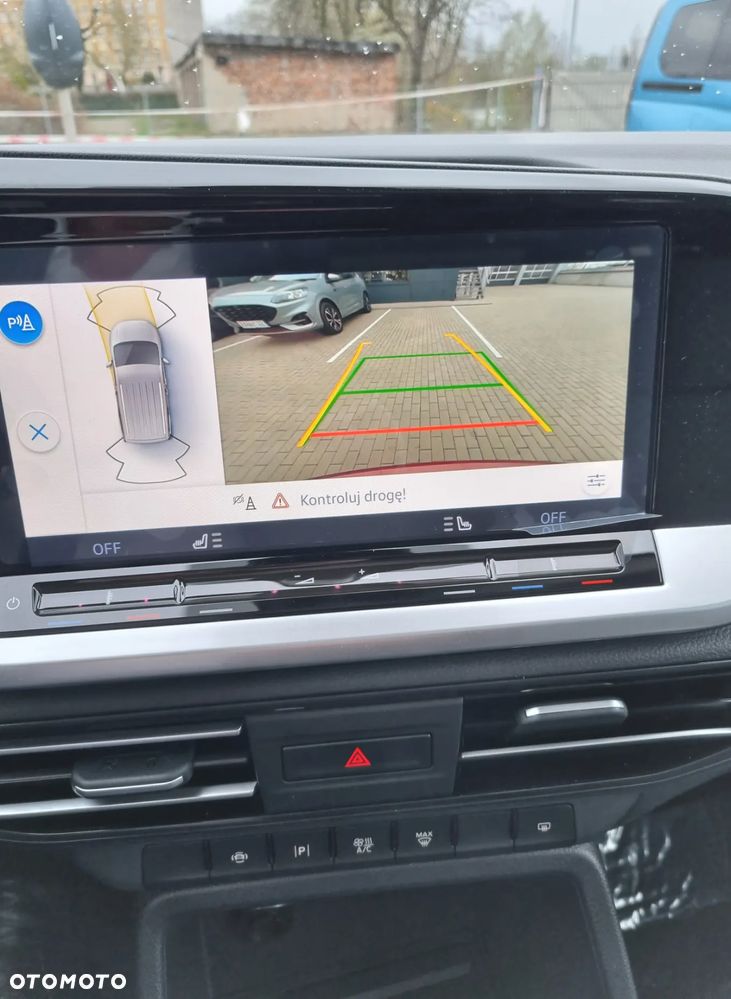 Ford Tourneo Connect Grand - 12