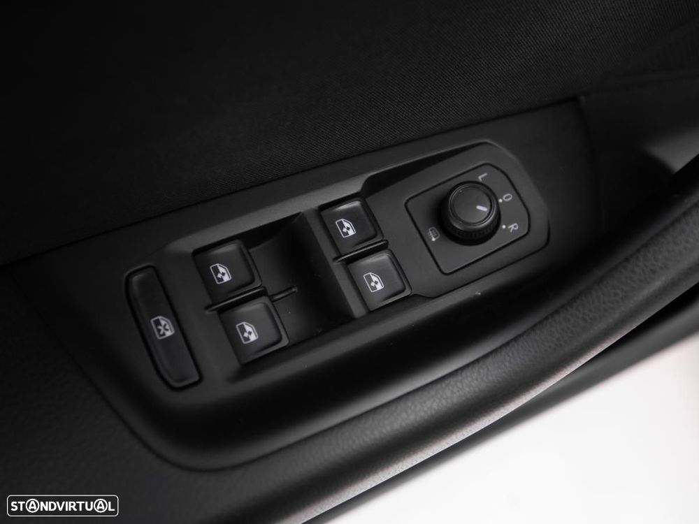 VW Passat 2.0 TDI Business DSG - 14