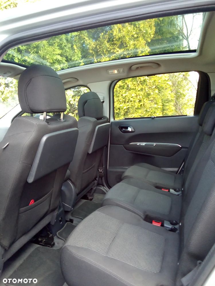 Peugeot 5008 1.6 THP Active 7os - 11