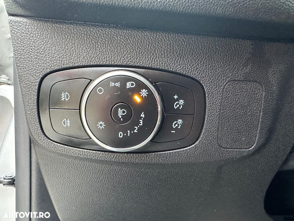 Ford Focus 1.5 EcoBlue Connected - 13