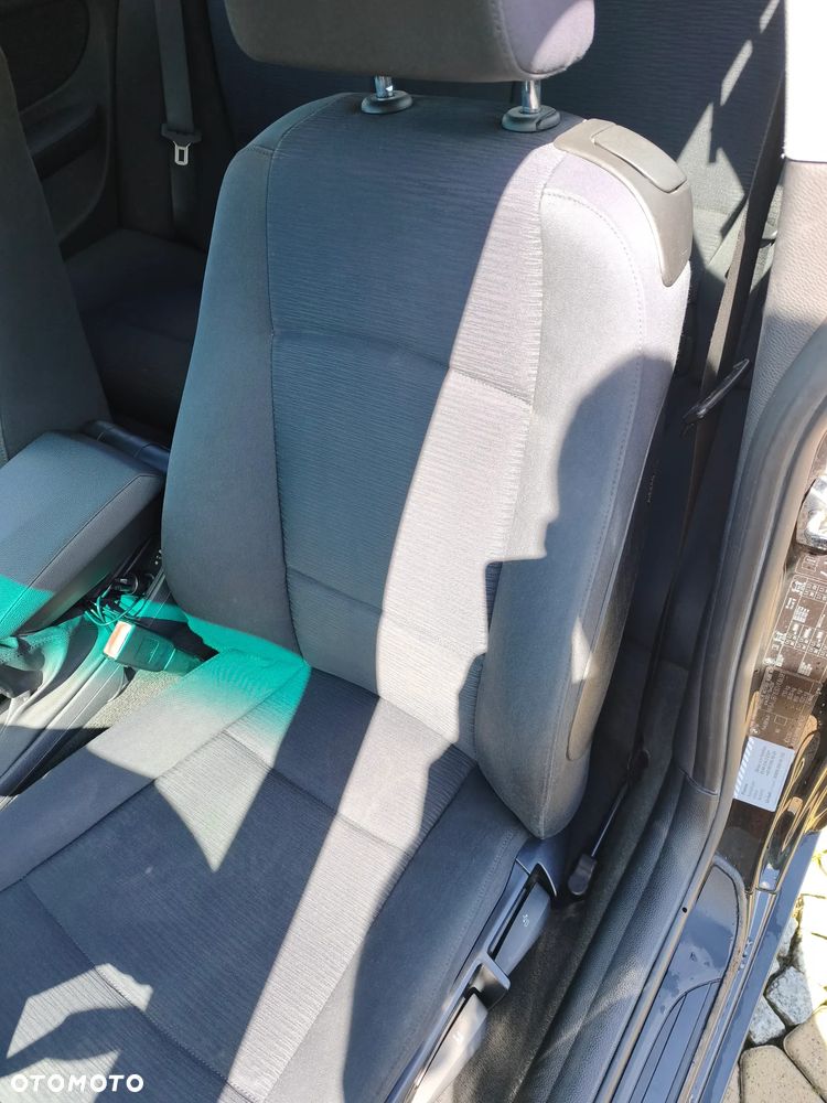 BMW Seria 1 116i - 30