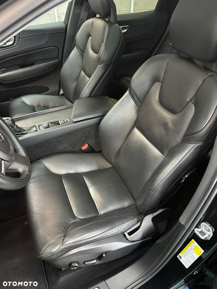 Volvo XC 60 T6 AWD Geartronic Momentum - 11