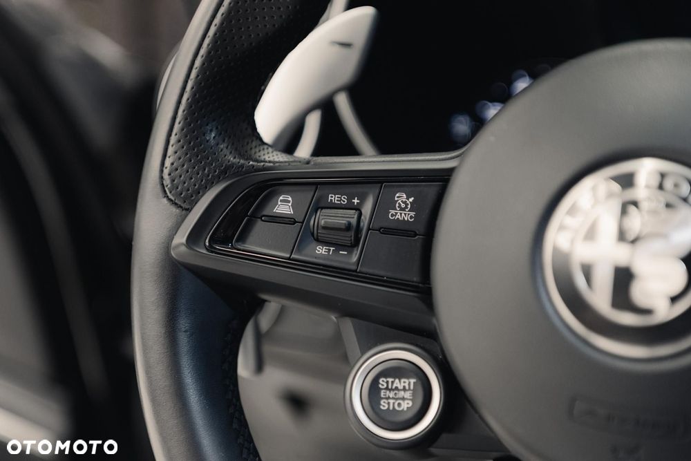 Alfa Romeo Giulia 2.0 Turbo Business - 26