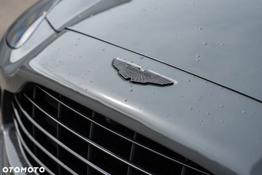 Aston Martin DBX - 6