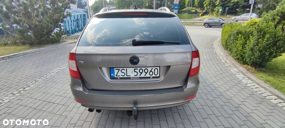 Skoda Superb 1.8 TSI Elegance DSG - 6