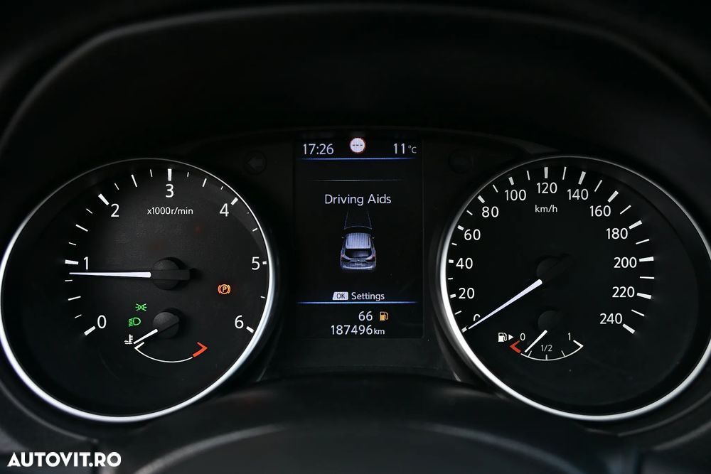 Nissan Qashqai 1.7 dCi TEKNA - 35