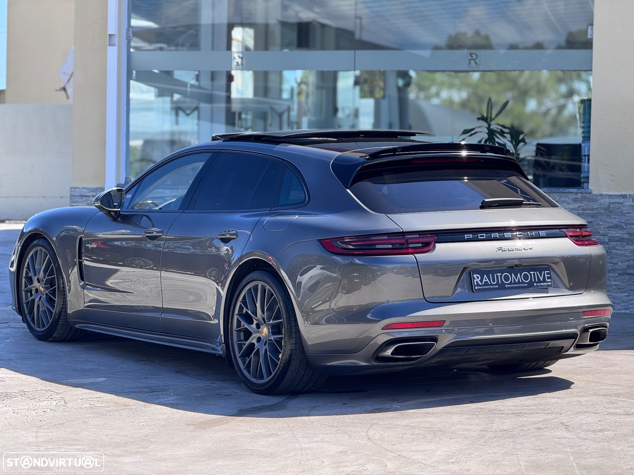 Porsche Panamera Sport Turismo 4 E-Hybrid - 3