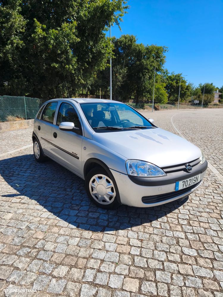 Opel Corsa 1.2 16V Confort - 1