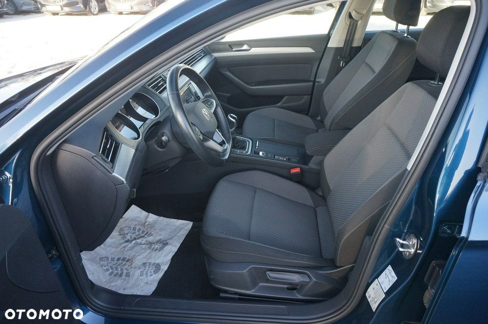 Volkswagen Passat Variant 2.0 TDI EVO Essence - 21