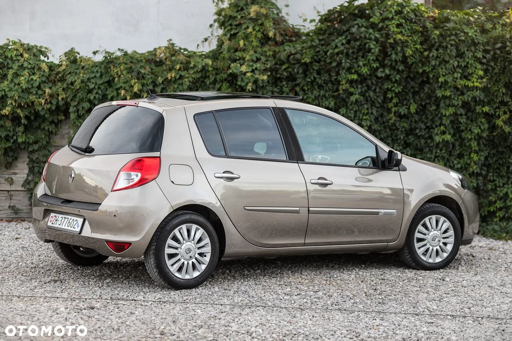 Renault Clio 1.6 16V Dynamique - 12