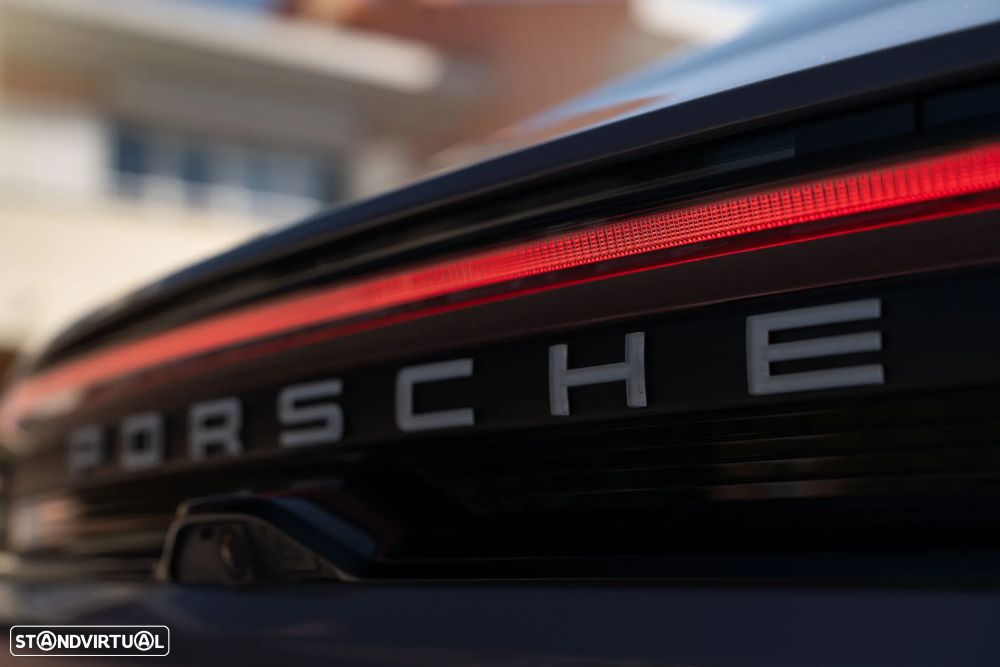 Porsche Macan Electric 4 - 11