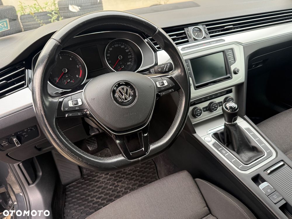 Volkswagen Passat 1.6 TDI (BlueMotion Technology) Comfortline - 8