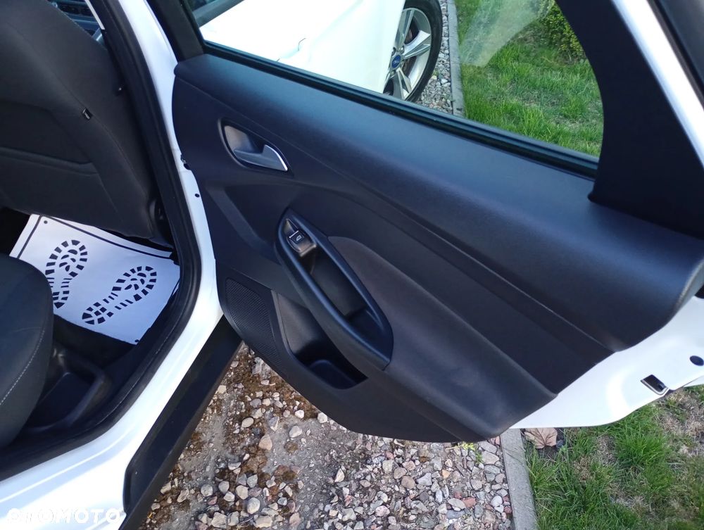 Ford Focus 1.0 EcoBoost Start-Stopp-System SYNC Edition - 11