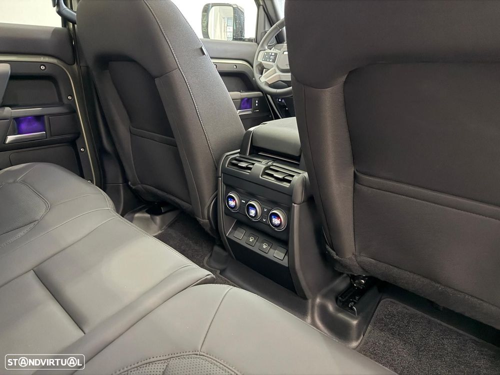 Land Rover Defender 3.0 D250 130 AWD S - 9