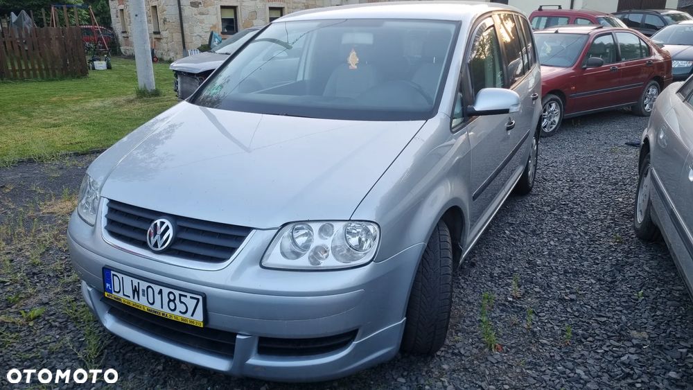 Volkswagen Touran 1.6 FSI - 1