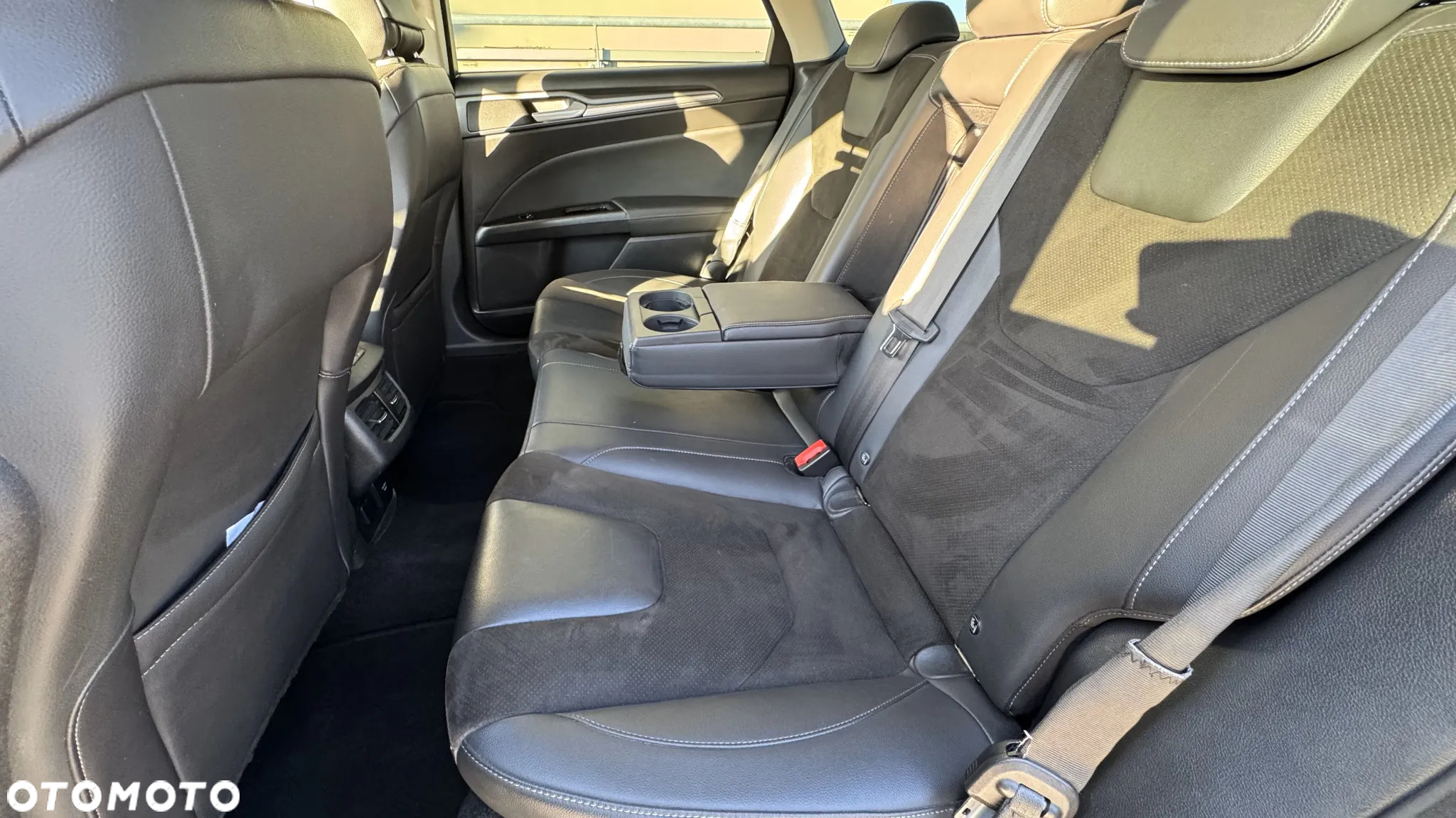 Ford Mondeo 2.0 TDCi ST-Line PowerShift - 30