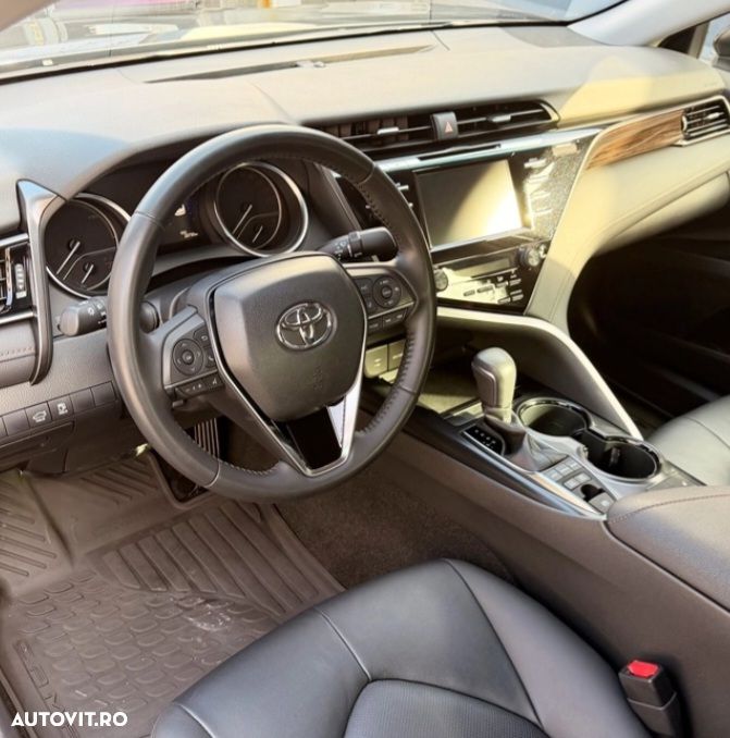 Toyota Camry 2.5 Exclusive - 2