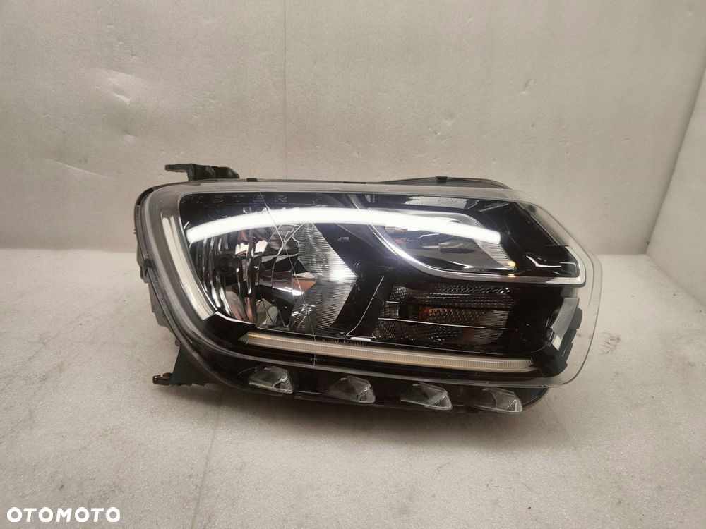 dacia duster ii 2018 przód strona prawa lampa przednia - 2
