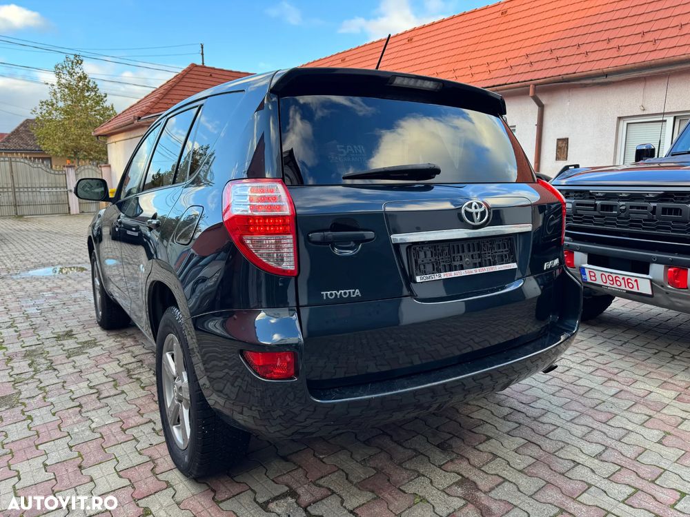 Toyota RAV4 ver-2-2-d--4cat-4wd-aut-luxury-18- - 13