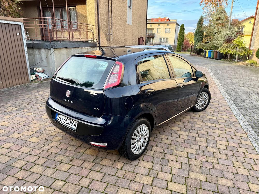 Fiat Punto 2011 photo 4