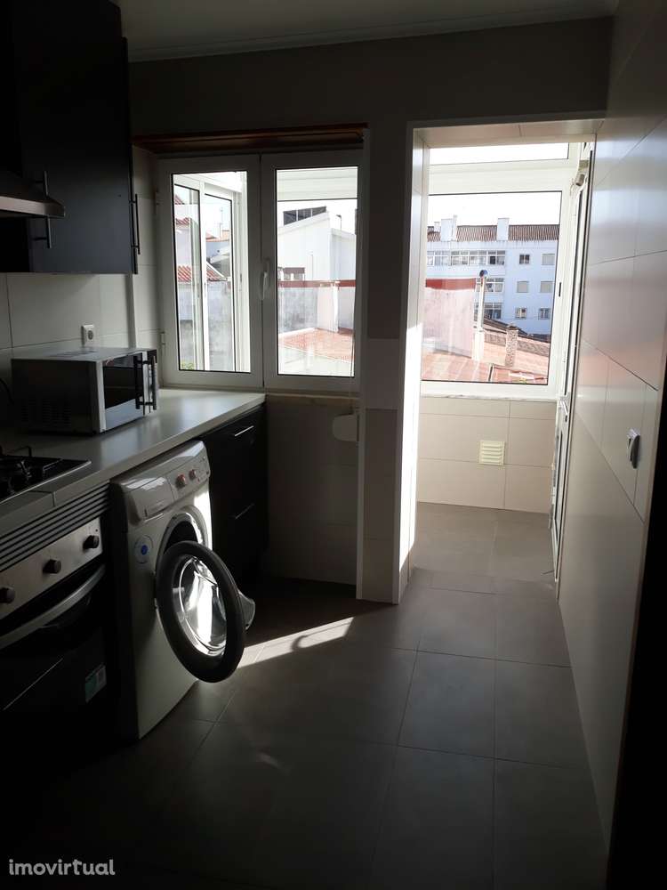Apartamento  T3+1  totalmente remodelado, pronta a habitar. - Grande imagem: 4/8