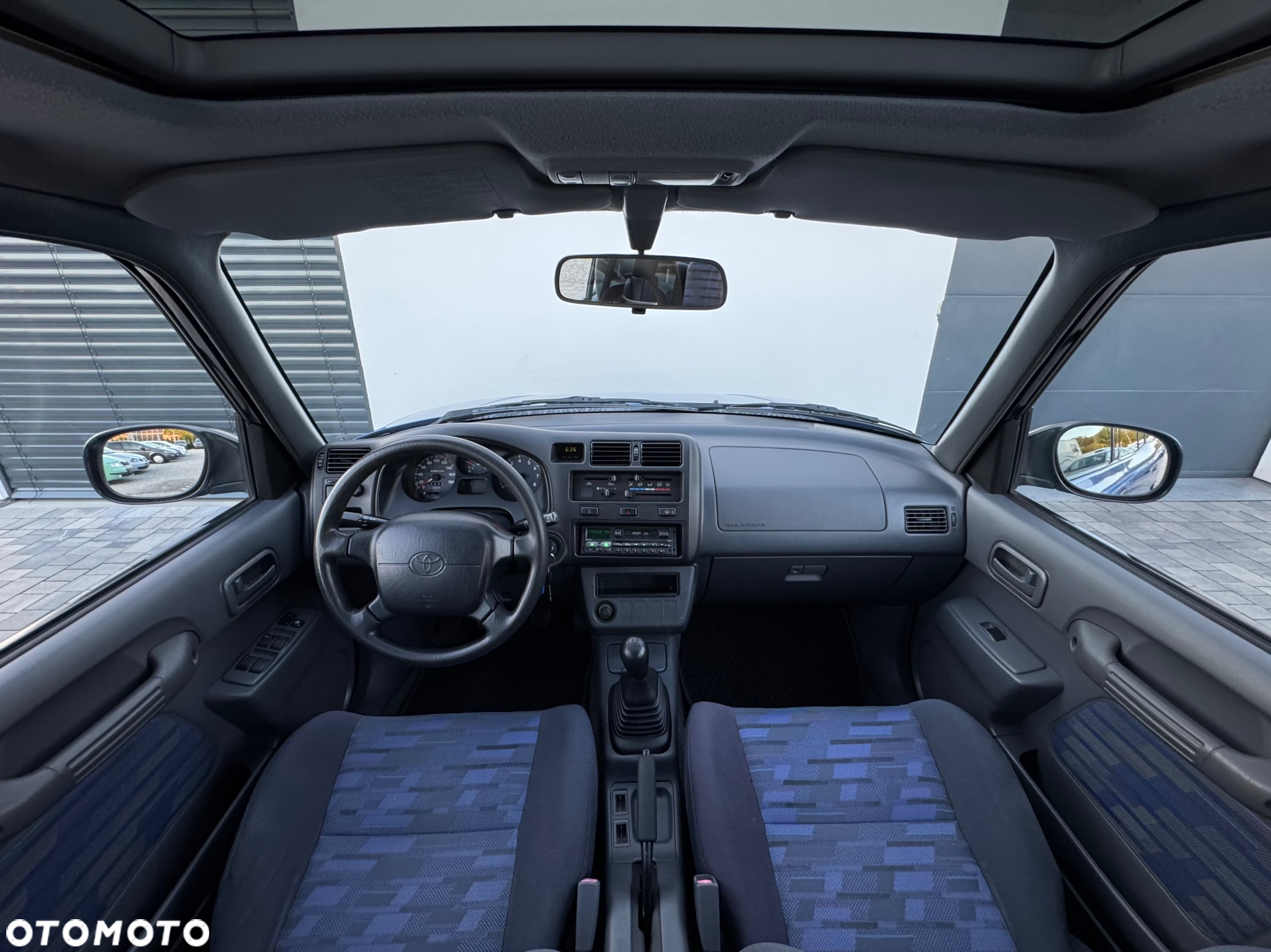 Toyota RAV4 2.0 - 7