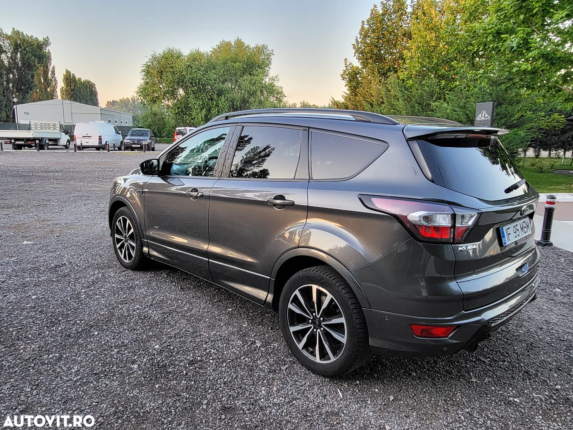 Ford Kuga - 4