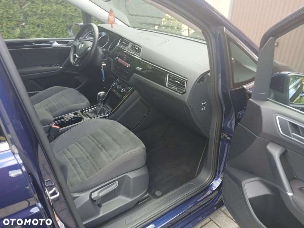 Volkswagen Touran - 21