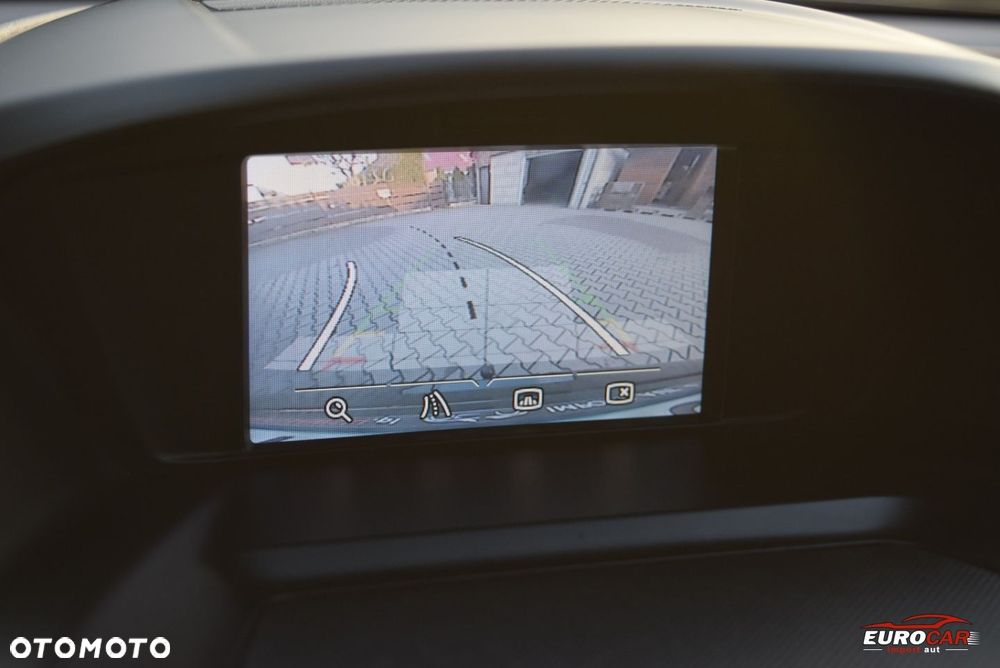 Ford Kuga 2.0 TDCi 2x4 Titanium - 22