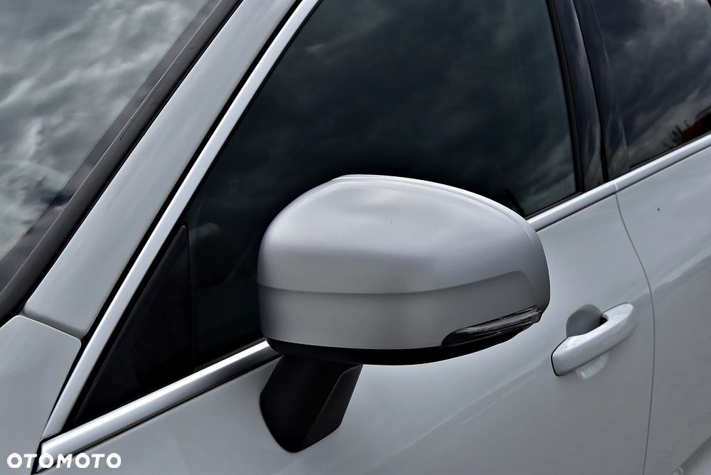 Volvo XC 60 D4 R-Design - 12