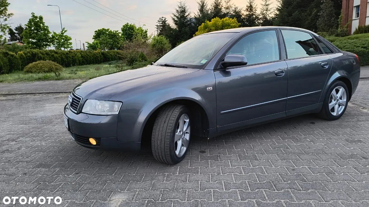 Audi A4 2.0 - 32