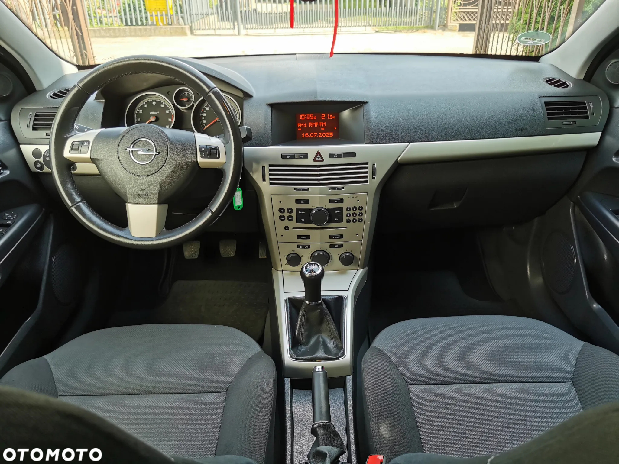 Opel Astra III GTC 1.4 Cosmo - 9