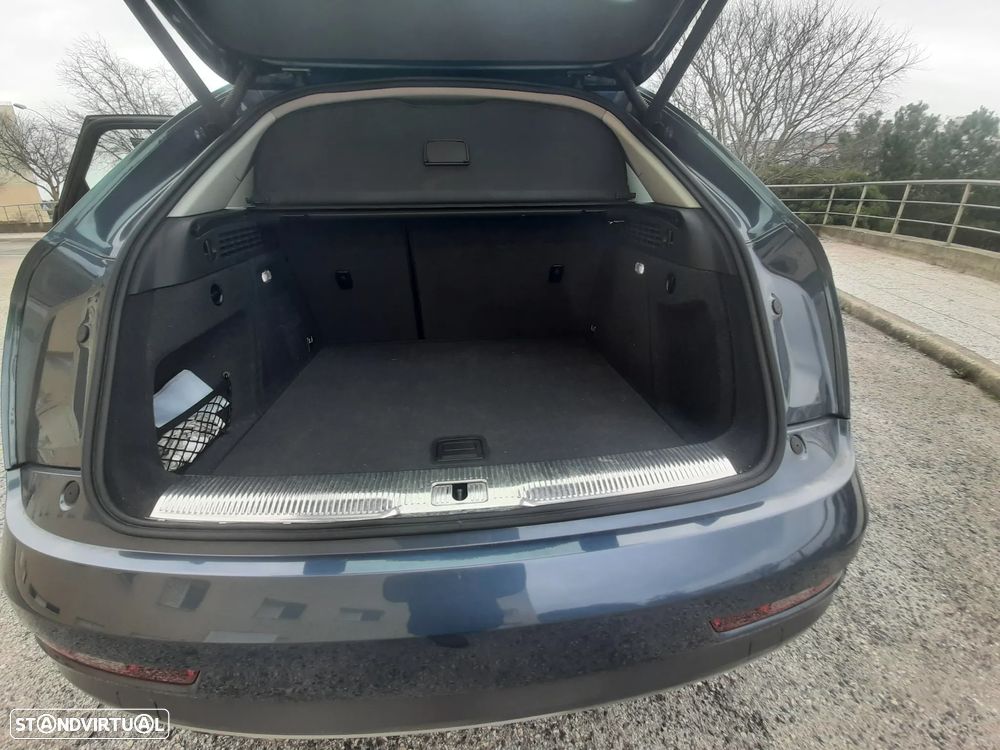 Audi Q3 2.0 TDI quattro Design S tronic - 13